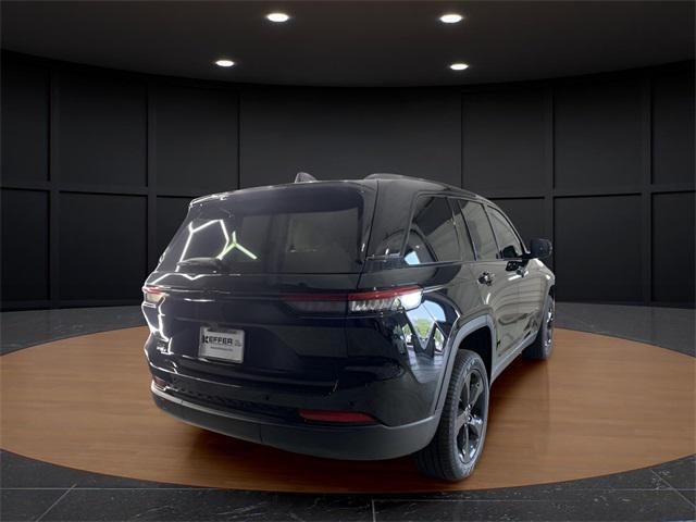 new 2025 Jeep Grand Cherokee car, priced at $48,924