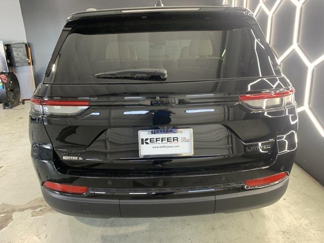 new 2025 Jeep Grand Cherokee car, priced at $49,191