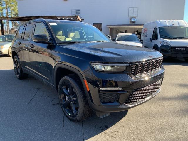 new 2025 Jeep Grand Cherokee car, priced at $47,148