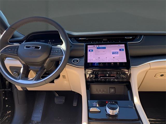 new 2025 Jeep Grand Cherokee car, priced at $48,924