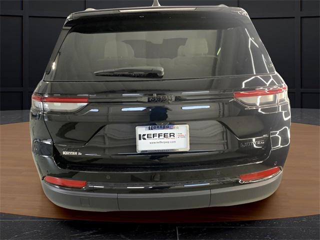 new 2025 Jeep Grand Cherokee car, priced at $48,924