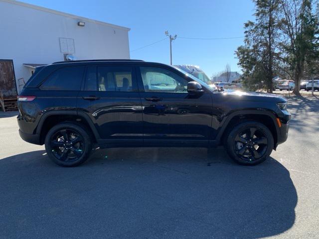new 2025 Jeep Grand Cherokee car, priced at $47,148