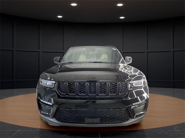 new 2025 Jeep Grand Cherokee car, priced at $48,924