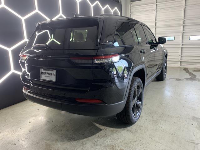 new 2025 Jeep Grand Cherokee car, priced at $49,191
