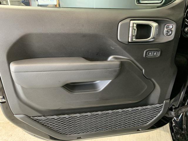 new 2025 Jeep Wrangler car, priced at $45,986
