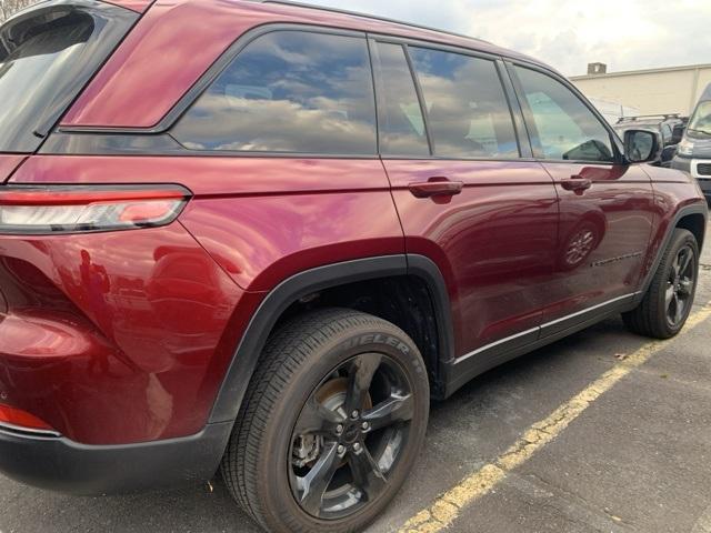 used 2024 Jeep Grand Cherokee car, priced at $38,000