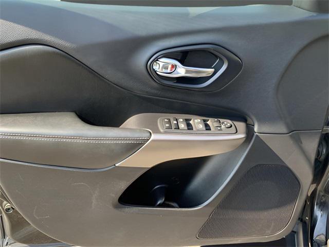 used 2020 Jeep Cherokee car, priced at $18,991