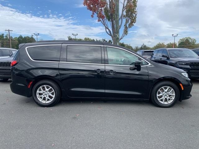 used 2022 Chrysler Pacifica car, priced at $22,000