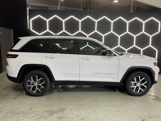 new 2025 Jeep Grand Cherokee car, priced at $47,021