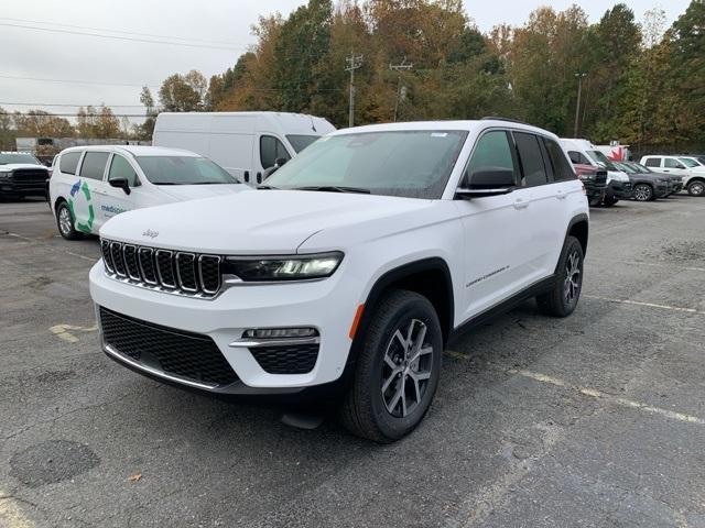 new 2025 Jeep Grand Cherokee car, priced at $47,635