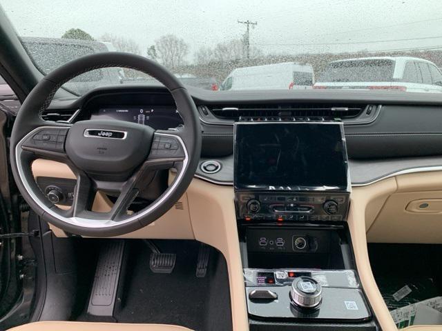 new 2025 Jeep Grand Cherokee car, priced at $48,999
