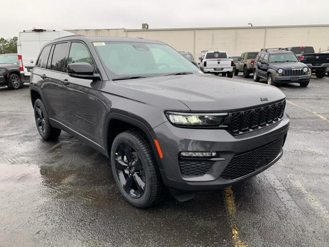 new 2025 Jeep Grand Cherokee car, priced at $48,999