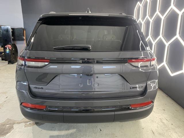 new 2025 Jeep Grand Cherokee car, priced at $49,191