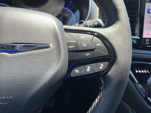 new 2024 Chrysler Pacifica car, priced at $49,697