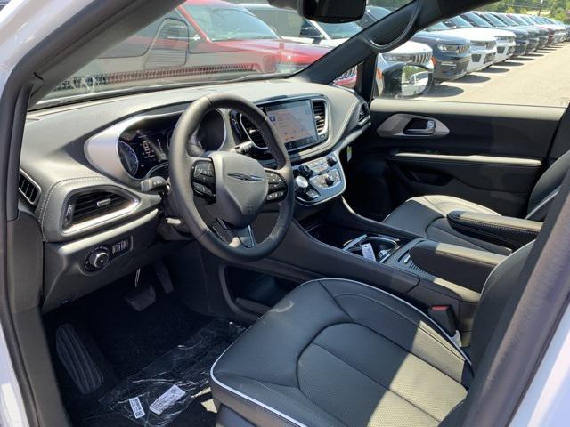 new 2024 Chrysler Pacifica car, priced at $49,697
