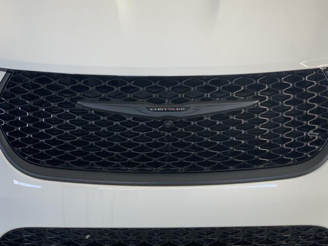 new 2024 Chrysler Pacifica car, priced at $49,697