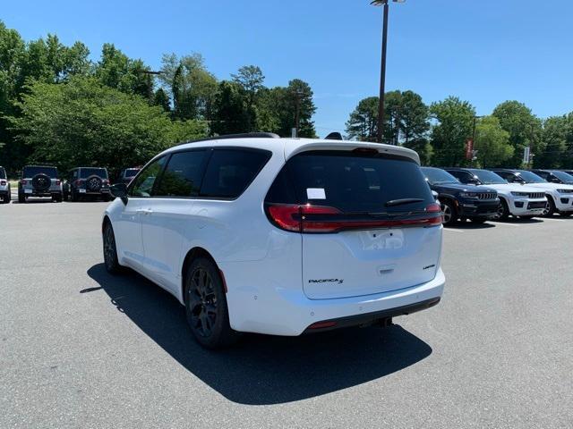 new 2024 Chrysler Pacifica car, priced at $45,488