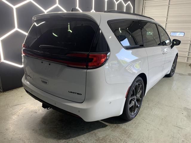 new 2024 Chrysler Pacifica car, priced at $49,697
