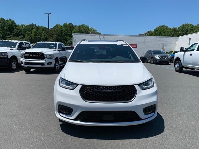 new 2024 Chrysler Pacifica car, priced at $45,488