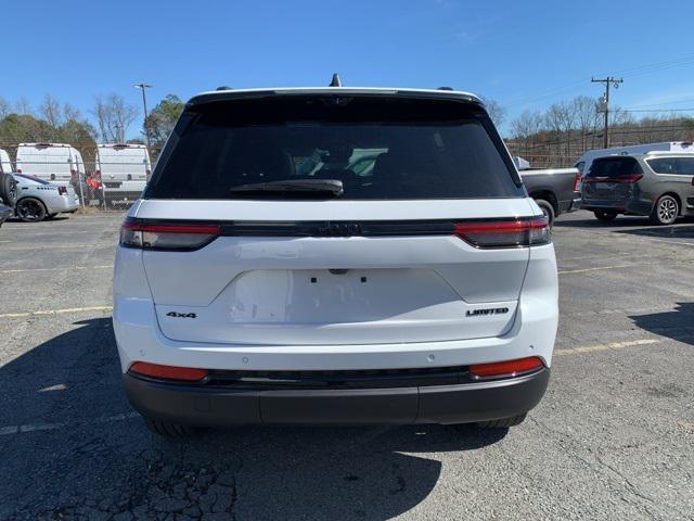 new 2025 Jeep Grand Cherokee car, priced at $49,140