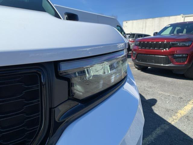 new 2025 Jeep Grand Cherokee car, priced at $49,140
