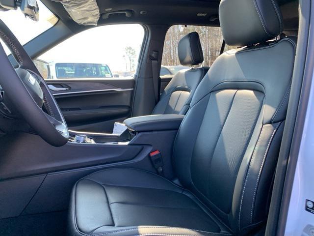 new 2025 Jeep Grand Cherokee car, priced at $49,140