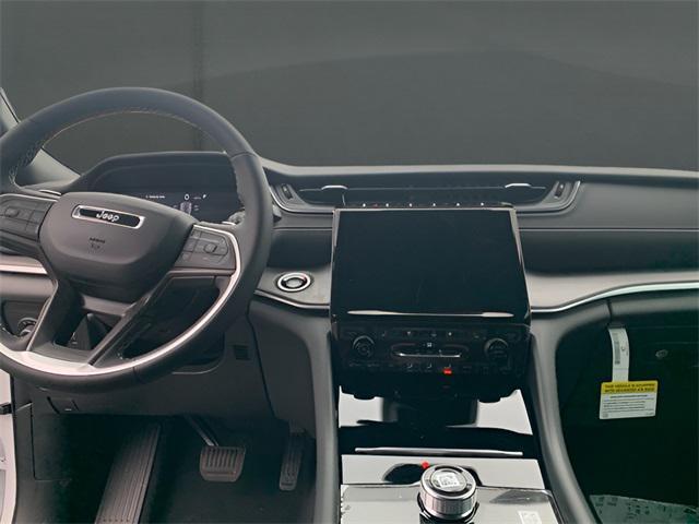 new 2025 Jeep Grand Cherokee car, priced at $47,404