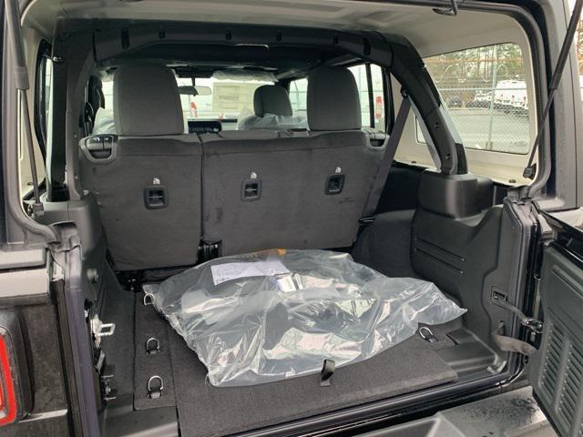 new 2025 Jeep Wrangler car, priced at $41,621