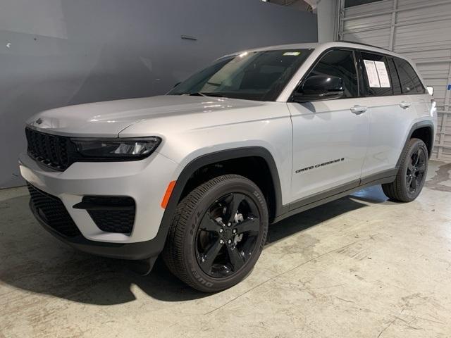 used 2024 Jeep Grand Cherokee car, priced at $40,465