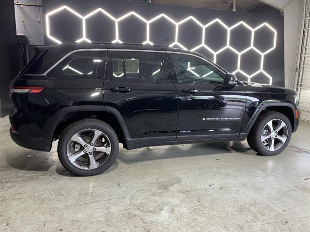 new 2025 Jeep Grand Cherokee car, priced at $52,016