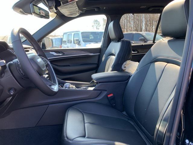new 2025 Jeep Grand Cherokee car, priced at $49,563