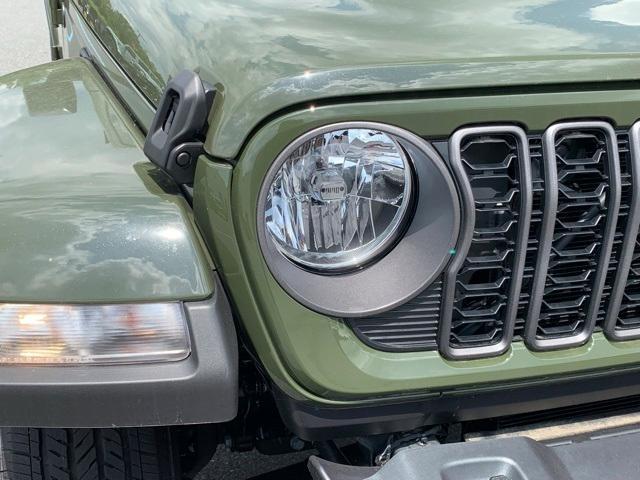 new 2024 Jeep Gladiator car, priced at $52,420