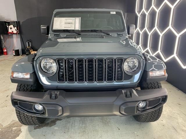 new 2025 Jeep Gladiator car, priced at $43,735