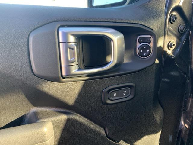 new 2025 Jeep Wrangler car, priced at $47,923