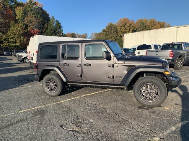 new 2025 Jeep Wrangler car, priced at $47,923