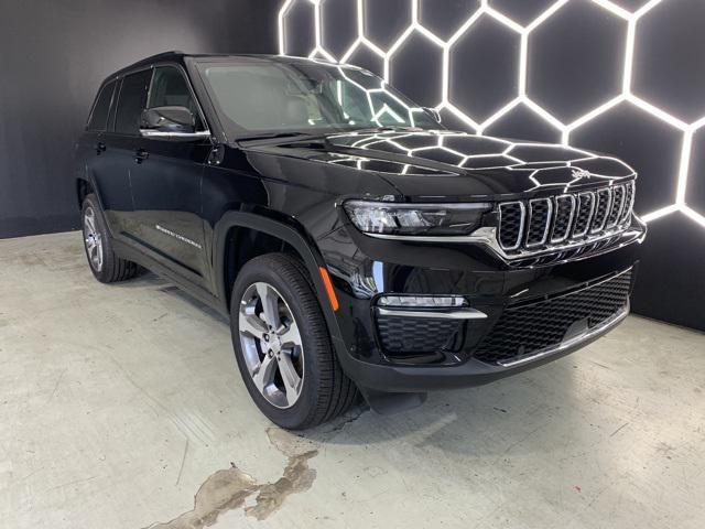 new 2025 Jeep Grand Cherokee car, priced at $48,241