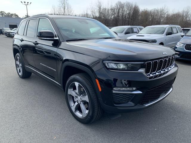 new 2025 Jeep Grand Cherokee car, priced at $47,984