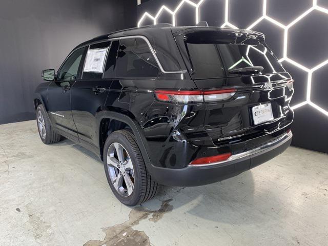 new 2025 Jeep Grand Cherokee car, priced at $48,241