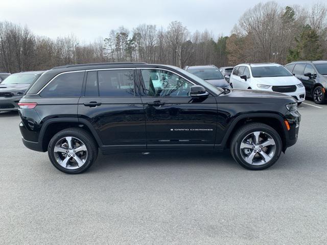 new 2025 Jeep Grand Cherokee car, priced at $47,984