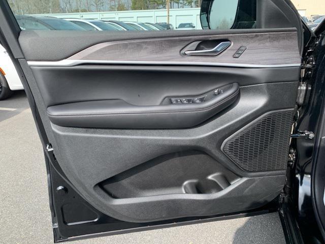 new 2025 Jeep Grand Cherokee car, priced at $47,984