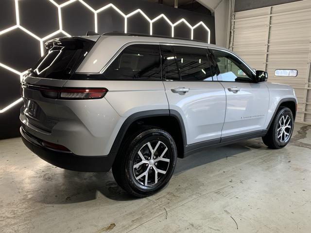 new 2025 Jeep Grand Cherokee car, priced at $47,295