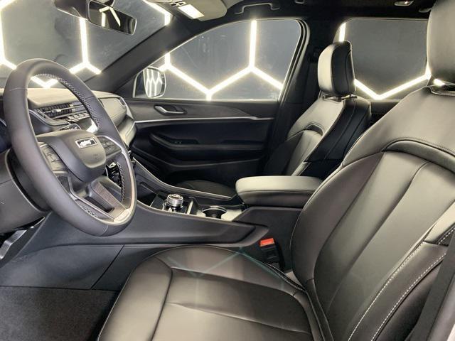 new 2025 Jeep Grand Cherokee car, priced at $47,295