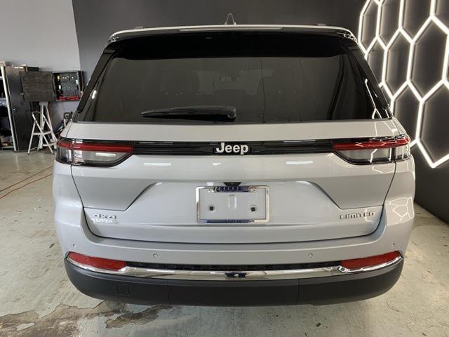 new 2025 Jeep Grand Cherokee car, priced at $47,295