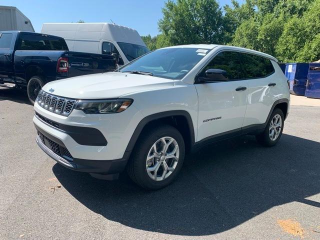 new 2024 Jeep Compass car, priced at $25,495