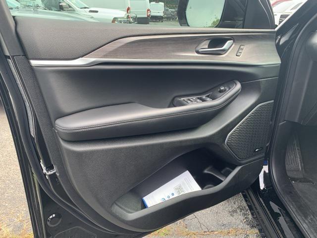new 2025 Jeep Grand Cherokee car, priced at $49,650