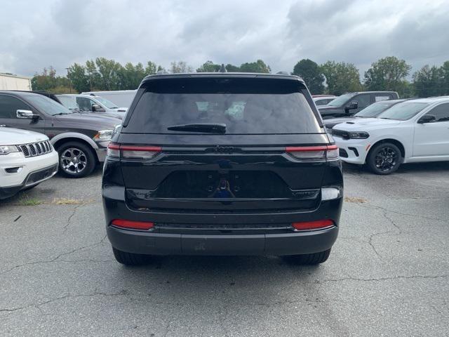 new 2025 Jeep Grand Cherokee car, priced at $49,650