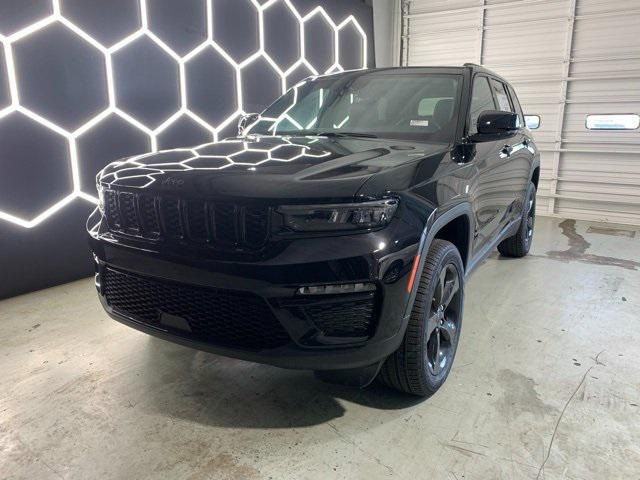 new 2025 Jeep Grand Cherokee car, priced at $49,616