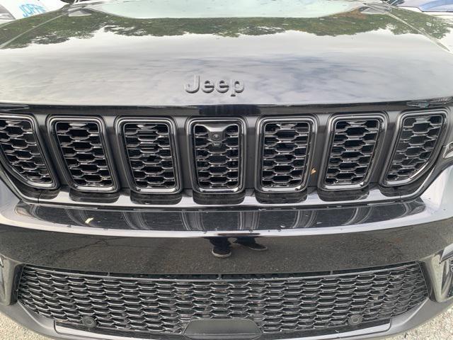 new 2025 Jeep Grand Cherokee car, priced at $49,650