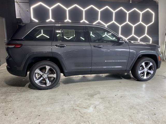 new 2025 Jeep Grand Cherokee car, priced at $52,016
