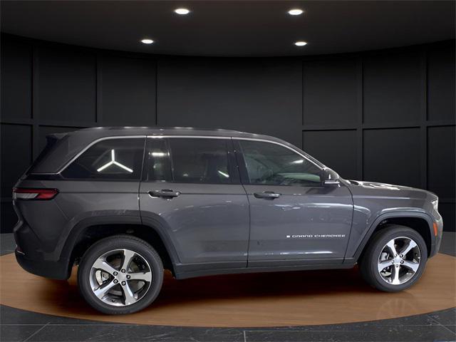 new 2025 Jeep Grand Cherokee car, priced at $51,416